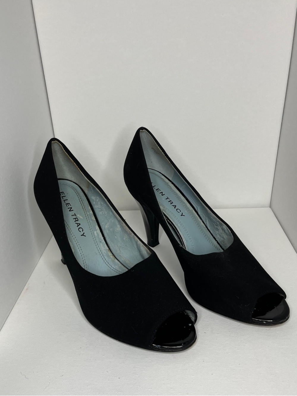 Ellen Tracy Black Peep-Toe Mid-Heel Pumps